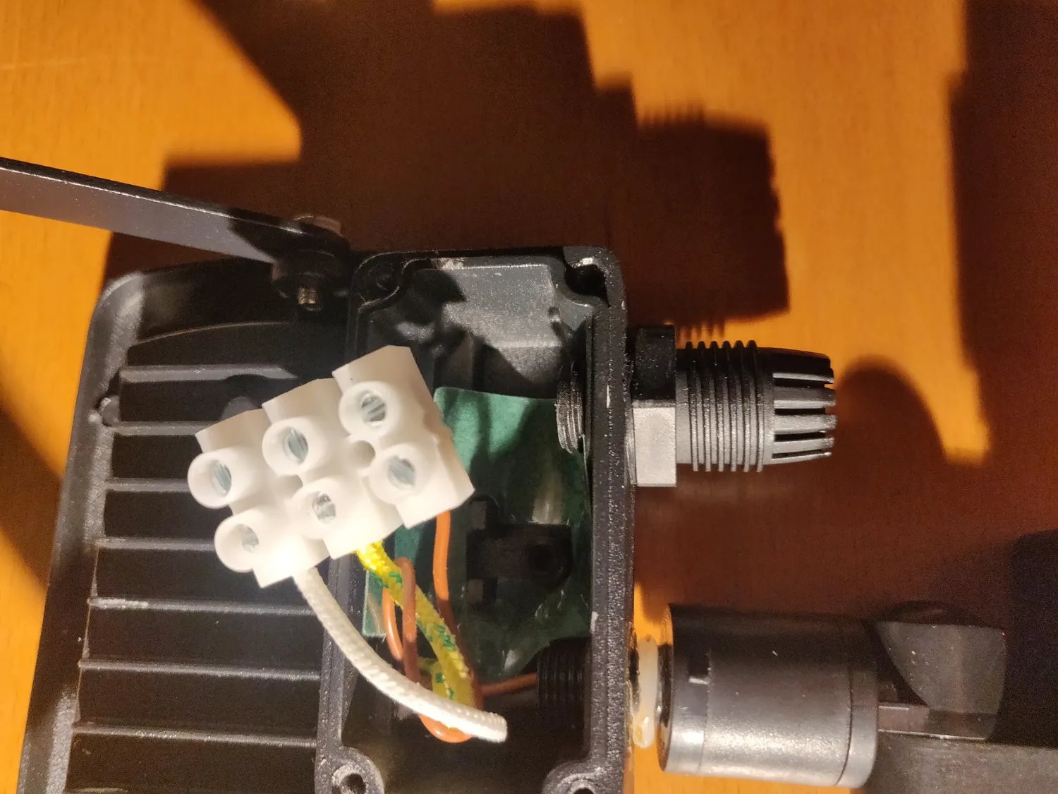 Voltman DIO065032 projecteur LED 10W avec détecteur