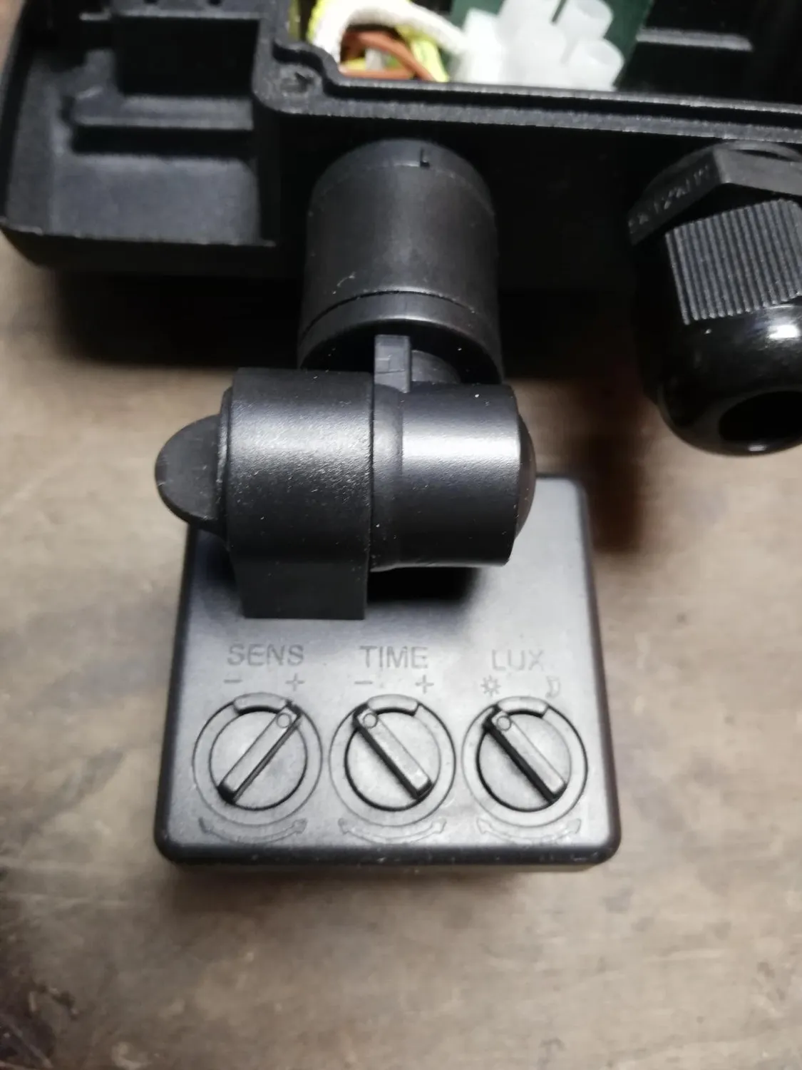 Voltman DIO065032 projecteur LED 10W avec détecteur