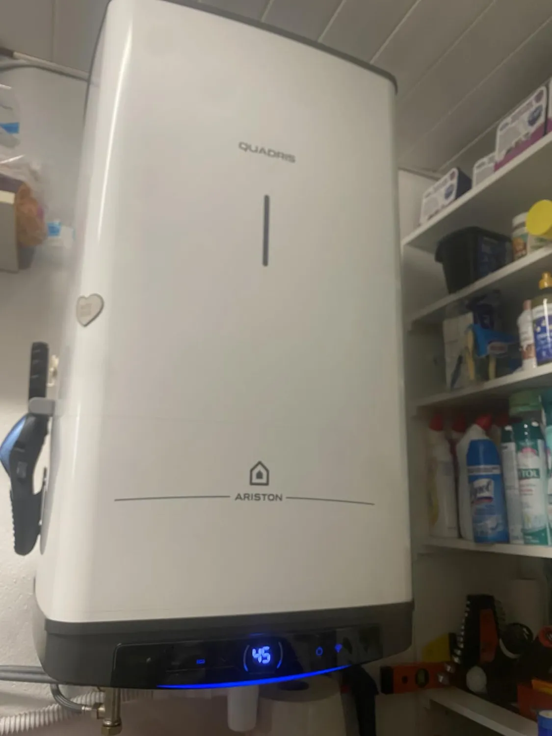 Ariston Hotpoint Quadris WiFi chauffe-eau compact 100L stéatite