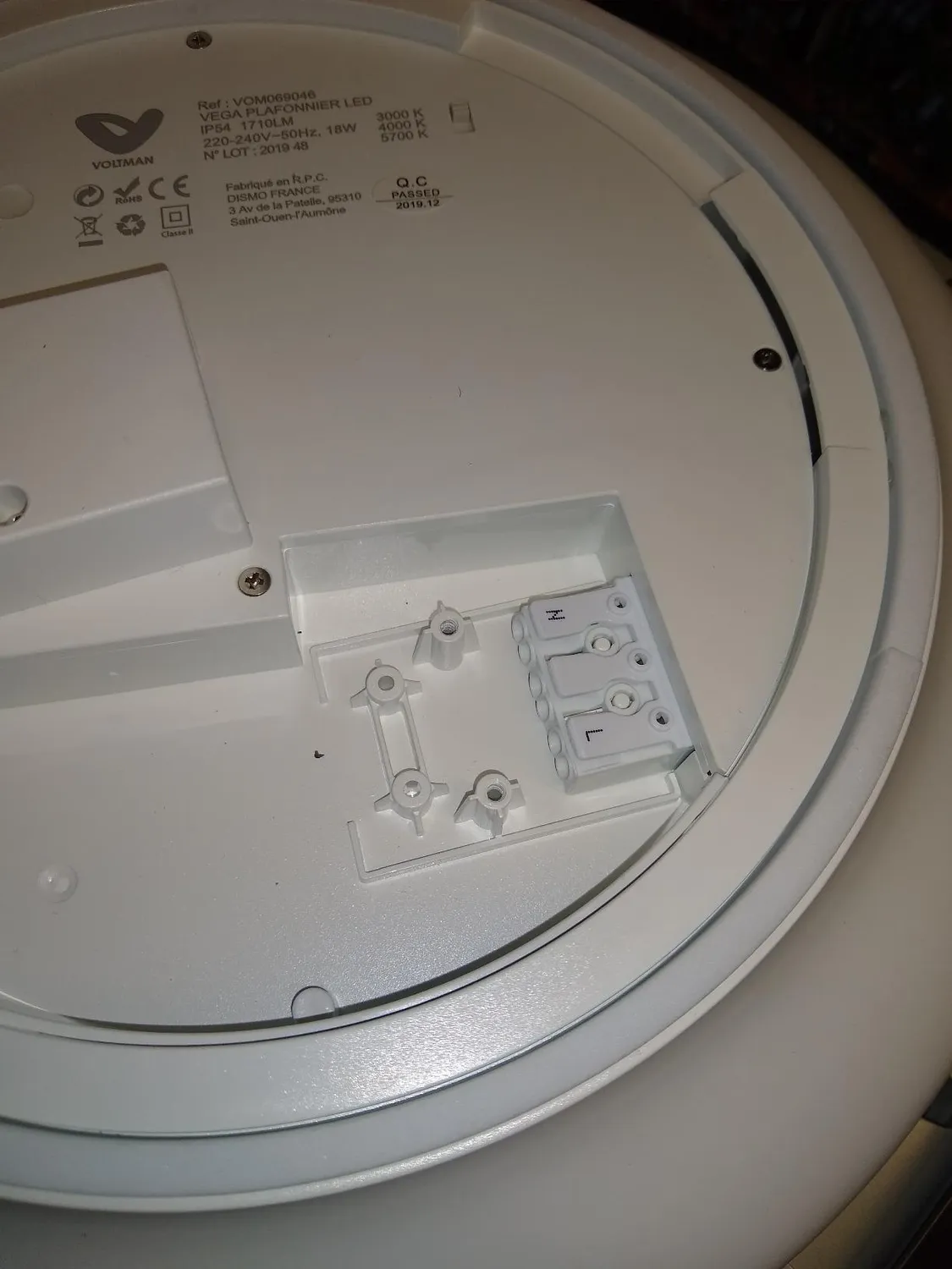 Voltman plafonnier salle de bain IP54 18W blanc 1710 lm