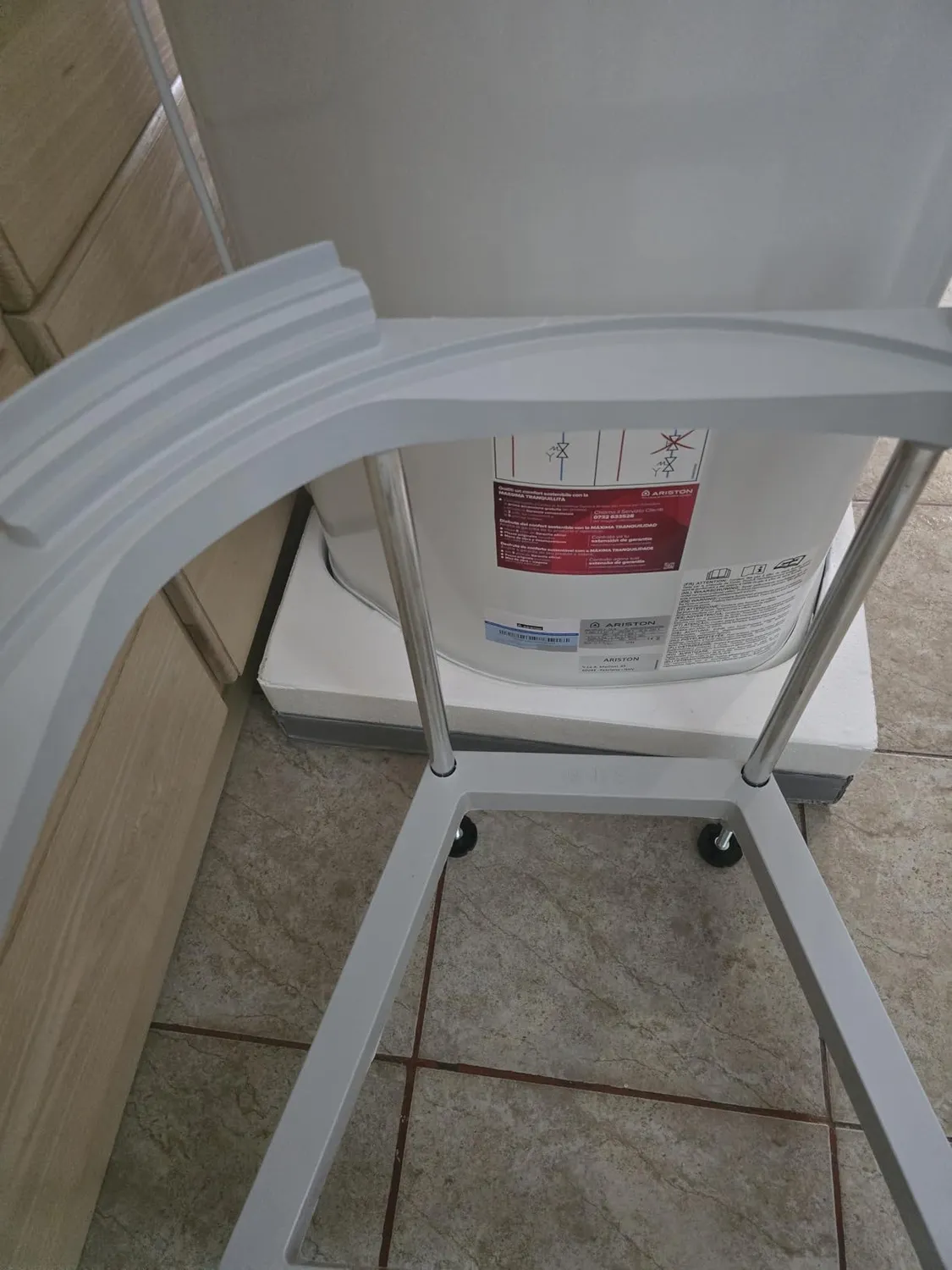 Ariston Hotpoint 4090027 trépied chauffe-eau 450 kg réglable