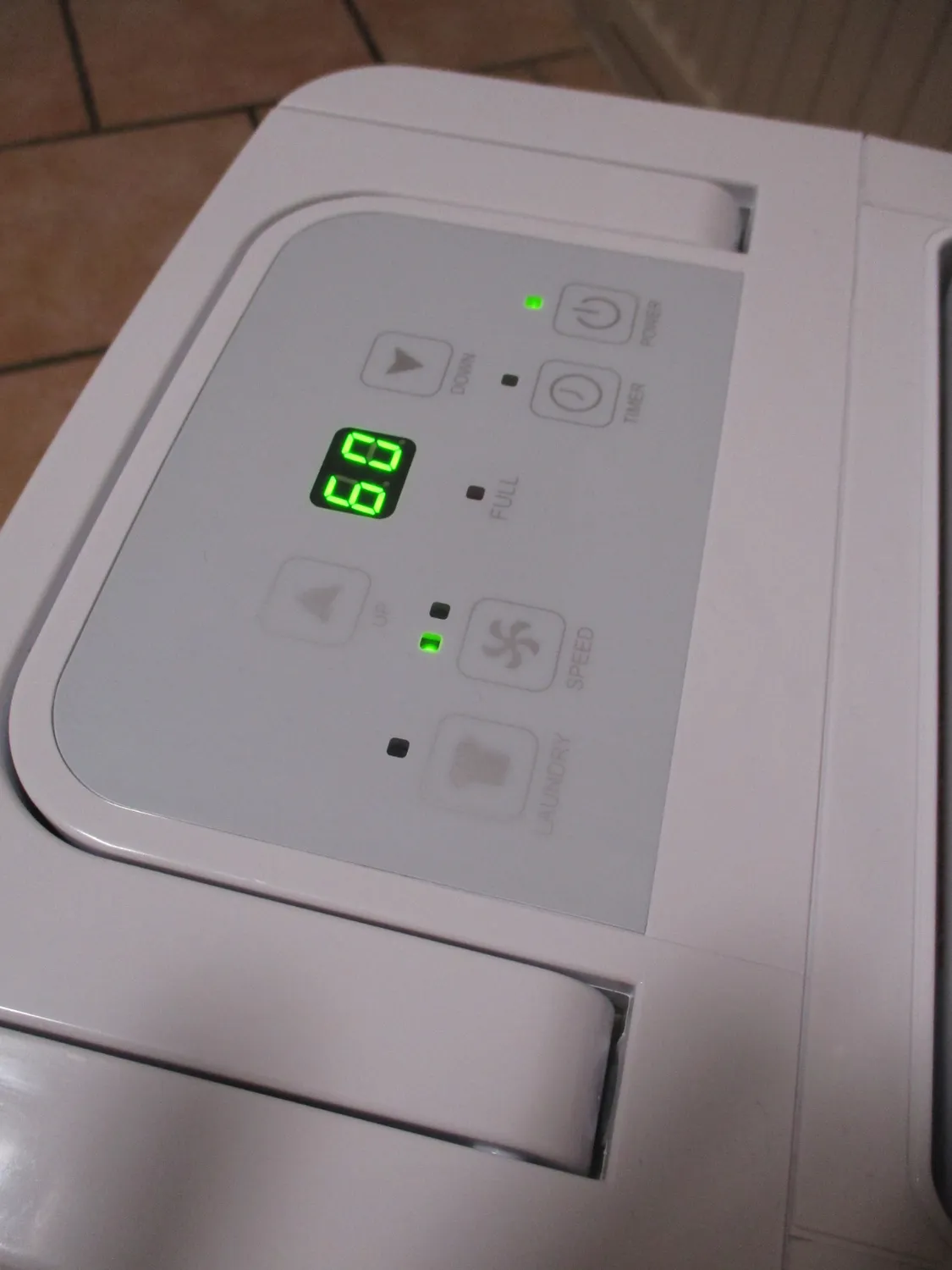 Voltman Tempo VOM541110 déshumidificateur 20 L/jour blanc