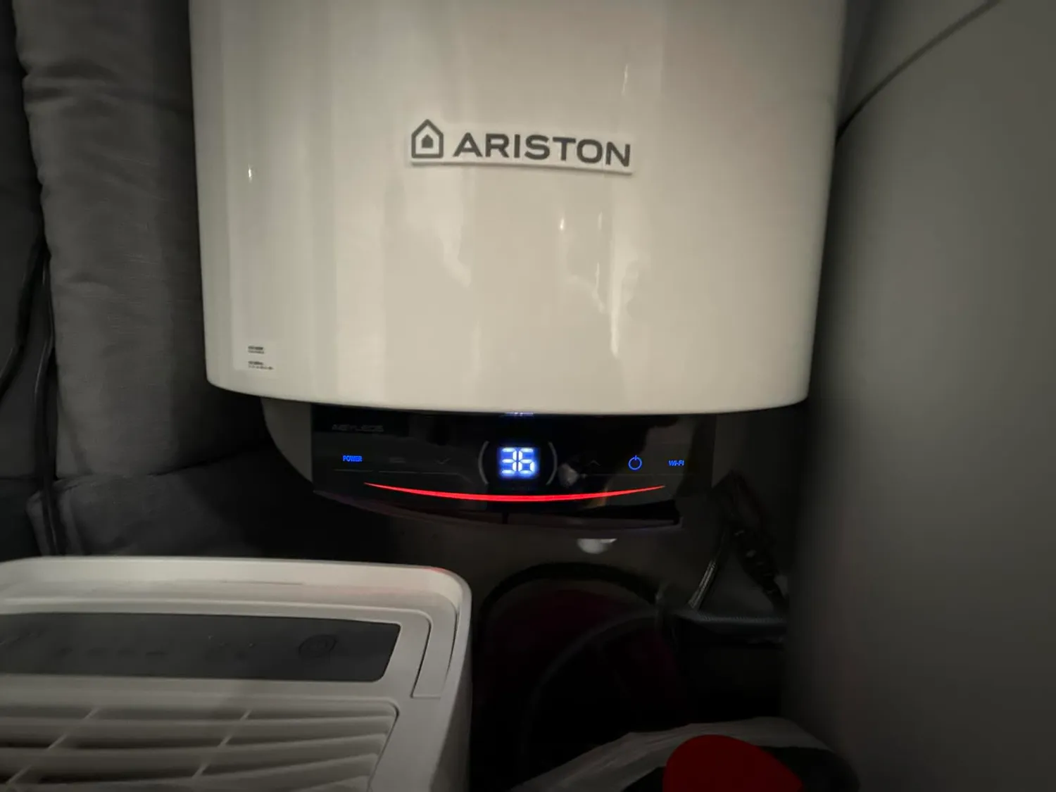 Ariston Abyleos Xpert Wifi chauffe-eau 200L stéatite mural