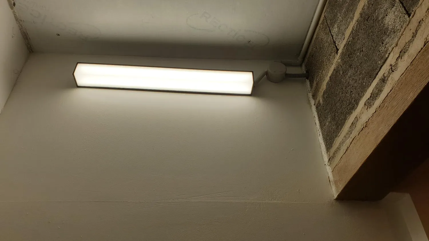 Voltman 60 cm réglette salle de bain LED noire 1250 lm IP44