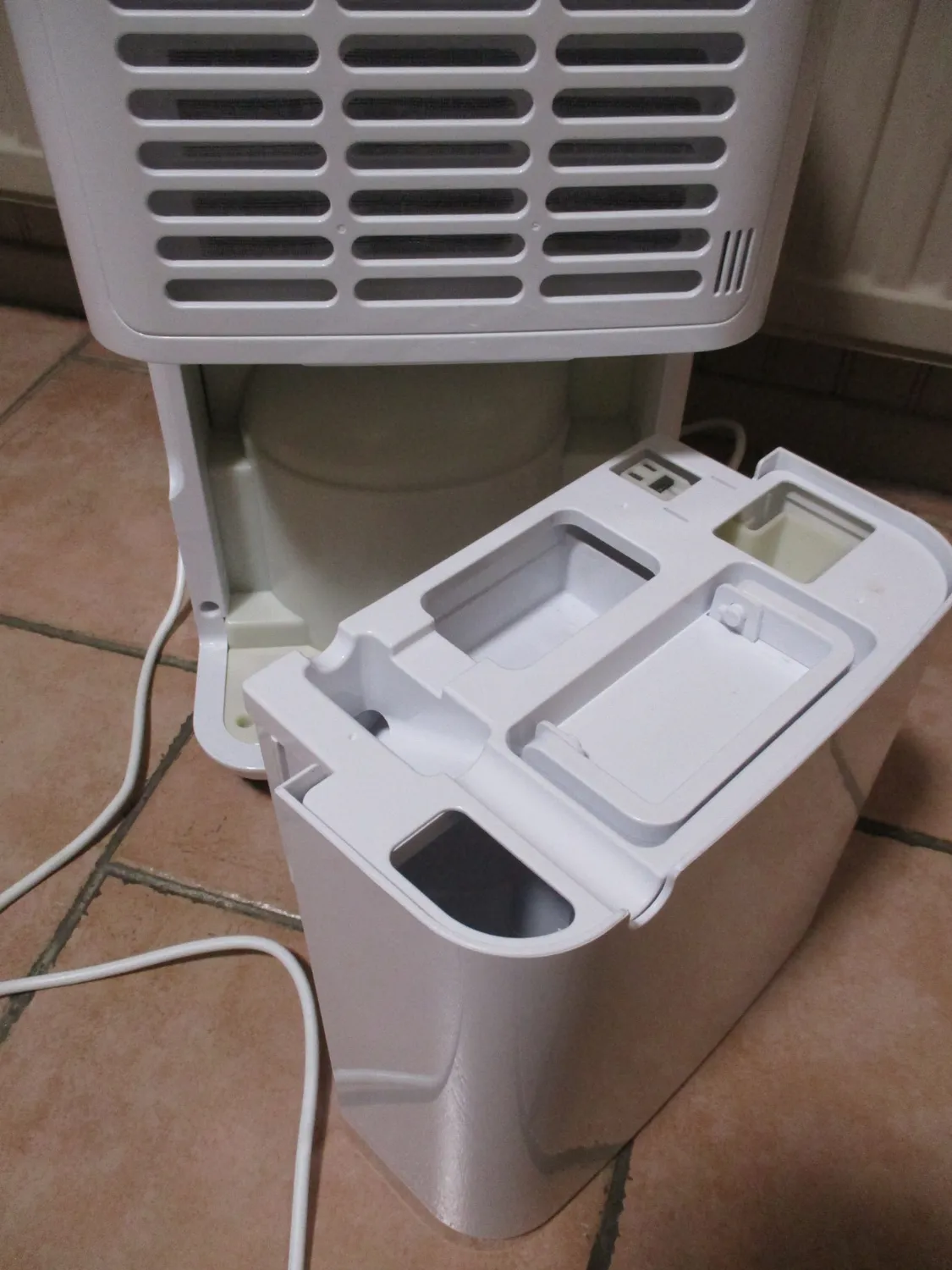 Voltman Tempo VOM541110 déshumidificateur 20 L/jour blanc