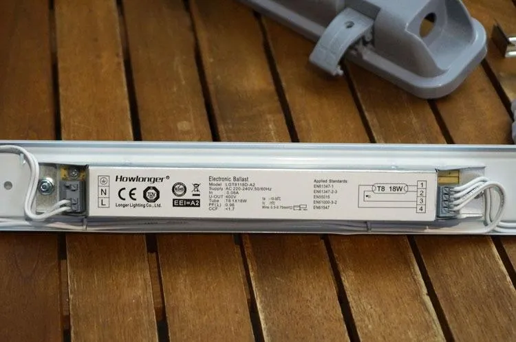 Voltman VOM072035 réglette LED IP65 1700 lm blanc neutre