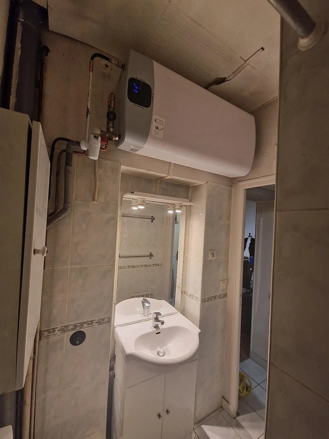 Ariston Hotpoint Velis Evo 65L chauffe-eau électrique plat