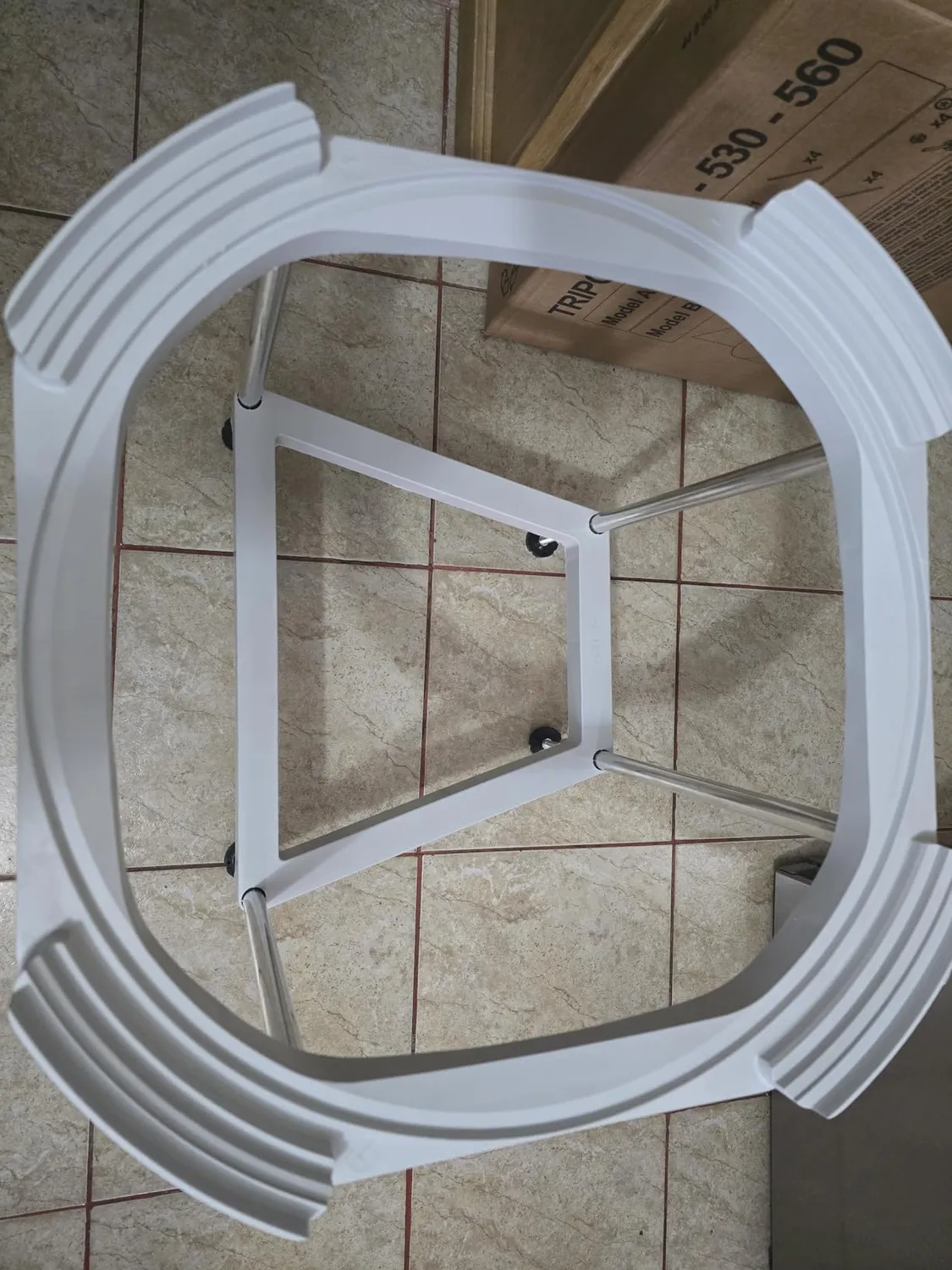 Ariston Hotpoint 4090027 trépied chauffe-eau 450 kg réglable