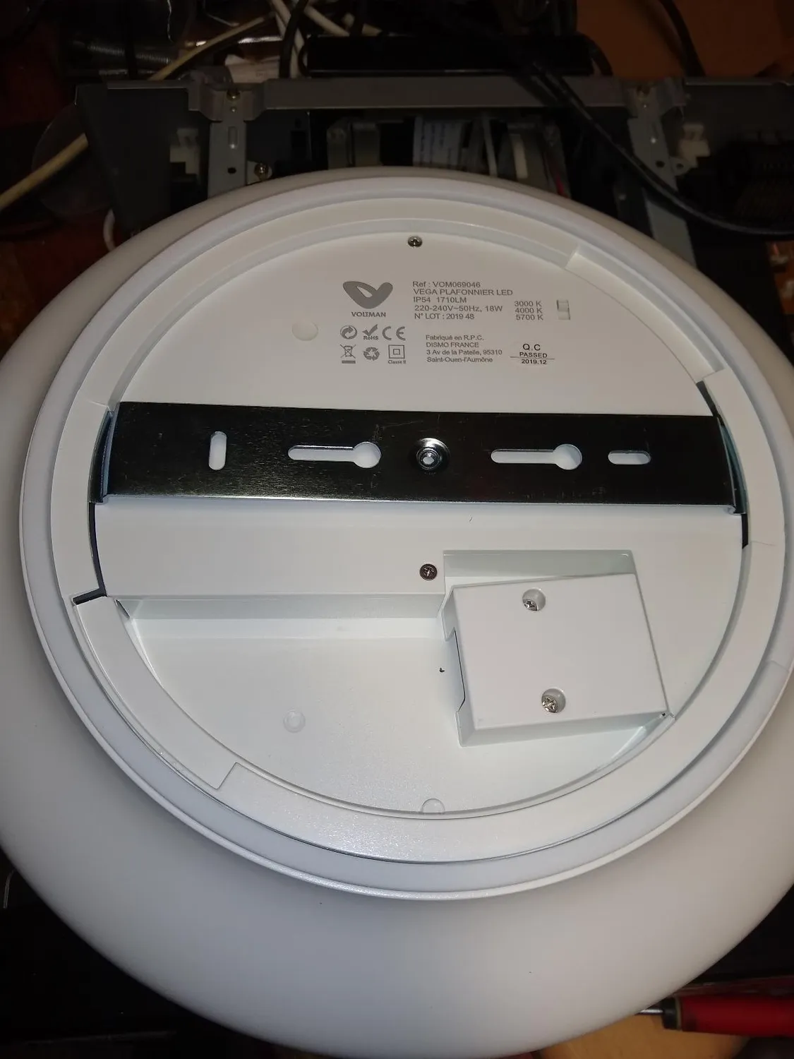 Voltman plafonnier salle de bain IP54 18W blanc 1710 lm