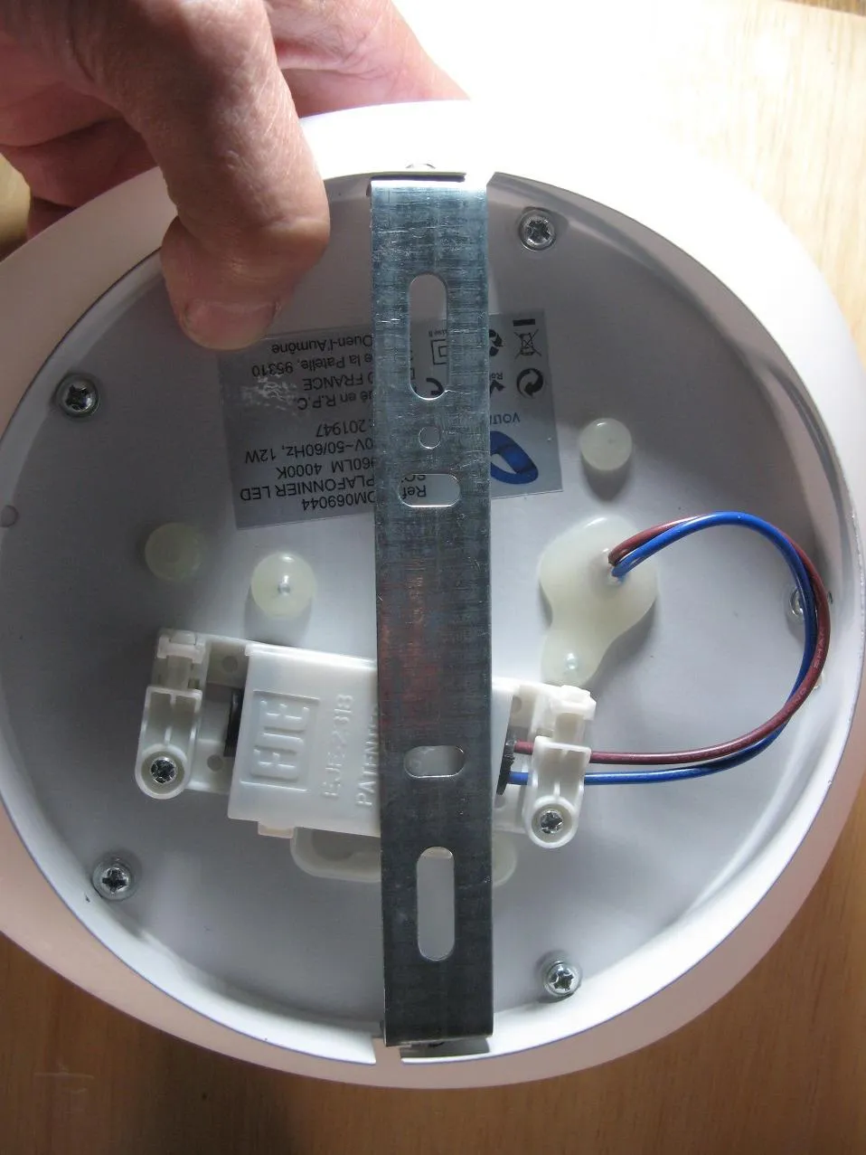 Voltman plafonnier salle de bains IP44 12W blanc 960 lm