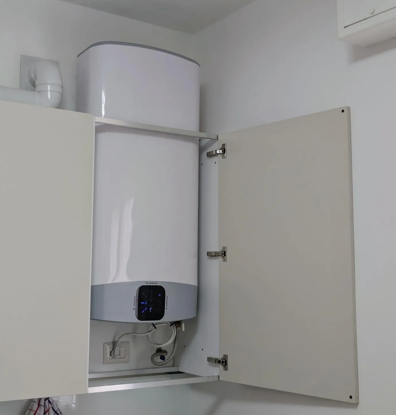 Ariston Velis Evo 80 L chauffe-eau plat multi-positions B
