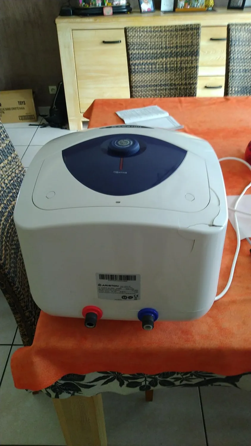 Ariston Hotpoint Blu Evo RS 15L chauffe-eau sur-évier