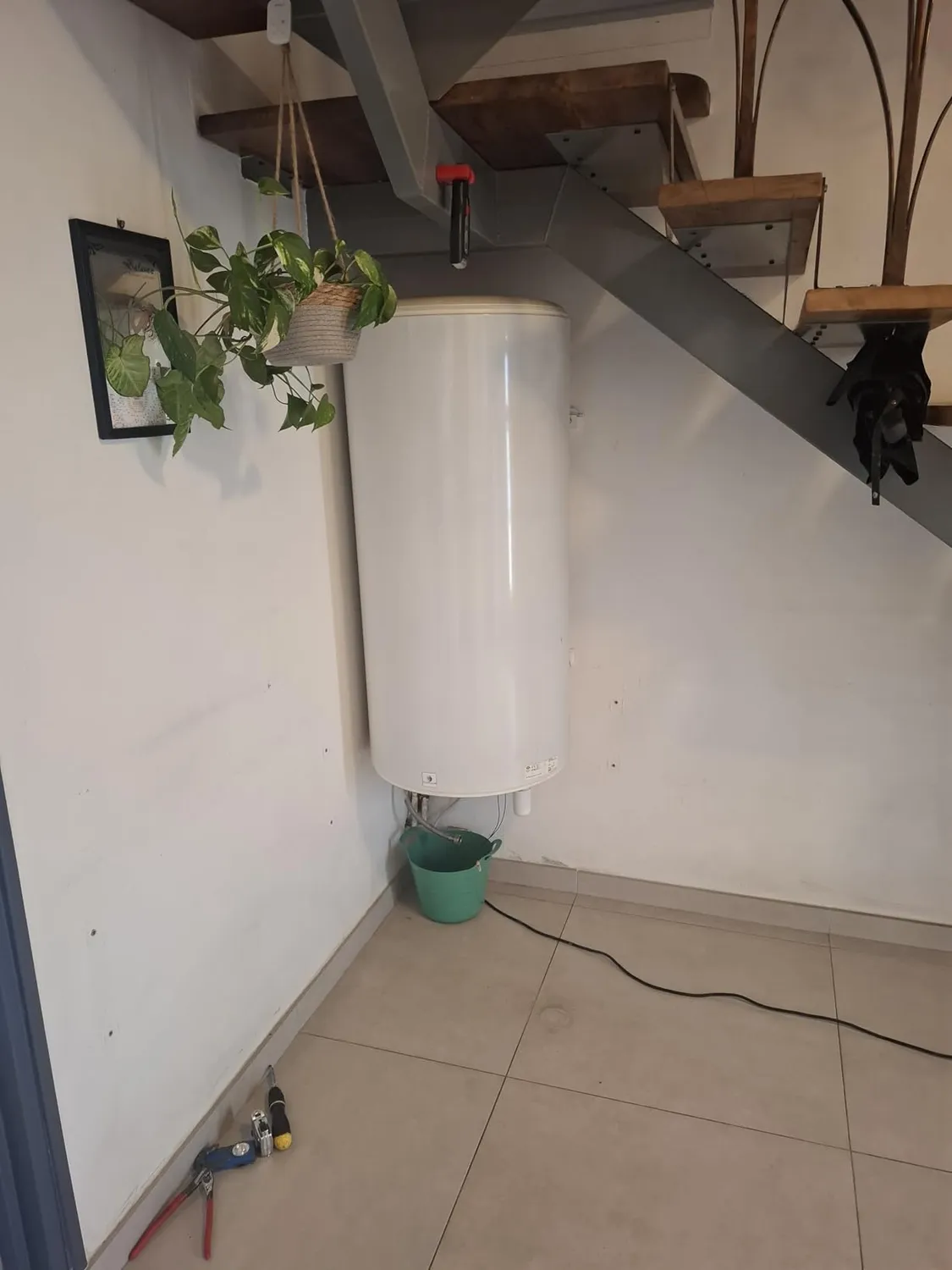Ariston Hotpoint Quadris WiFi chauffe-eau compact 100L stéatite